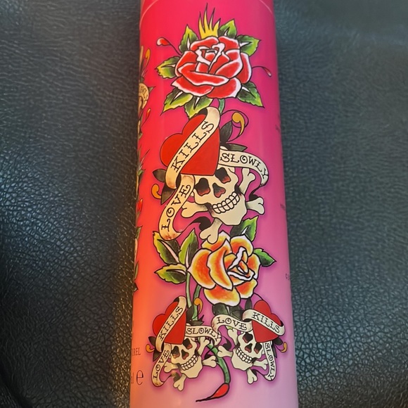 NIB Ed Hardy Love Kills Slowly 1.7 oz natural spray. Smells amazing!!! NEW! - Picture 6 of 6